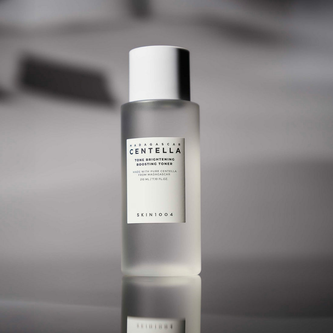 Tónico potenciador del tono e iluminador de la piel skin1004 210 ml